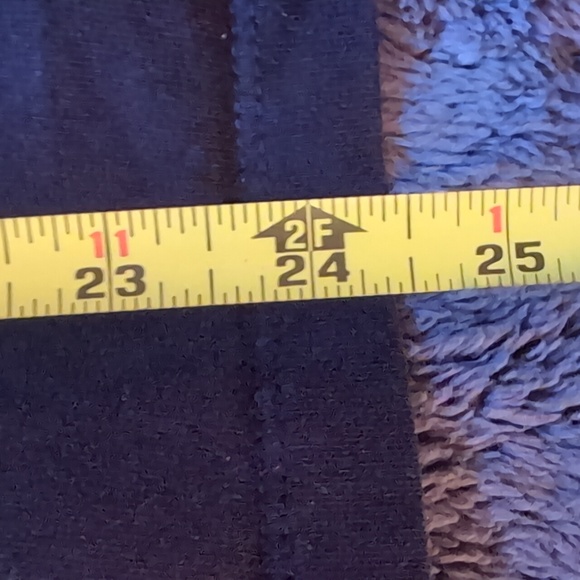 💵2/$10Bundle and Save💵 Calvin Klein| Black V-Neck Short Sleeved T-shirt - Picture 6 of 10